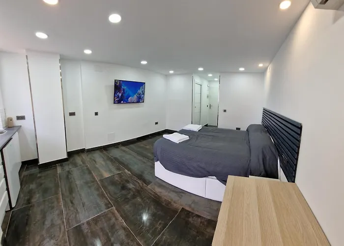 Lejlighed Estudio Recien Reformado En 1 Linea Playa Torremolinos